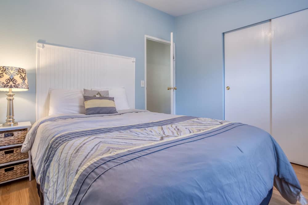 Photo of Bedroom in Bayshore