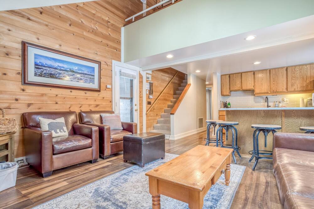 Photo of Livingroom in Overlook Park