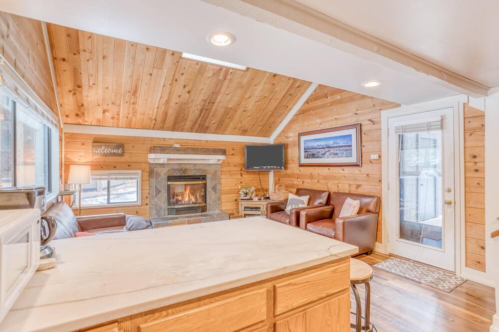 Photo of Livingroom in Overlook Park