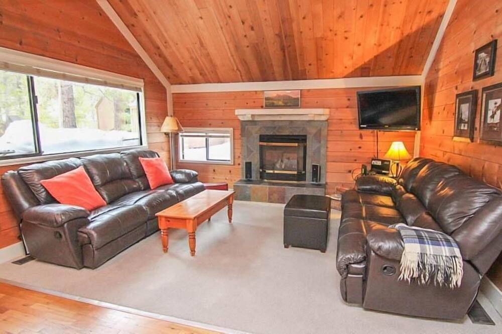 Photo of Livingroom in Overlook Park