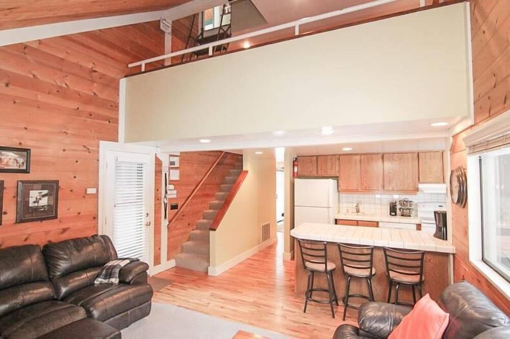 Photo of Livingroom in Overlook Park