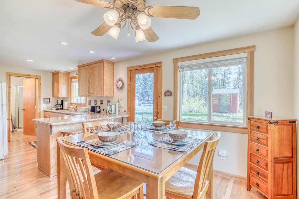 Photo of Kitchen in Oregon Water Wonderland