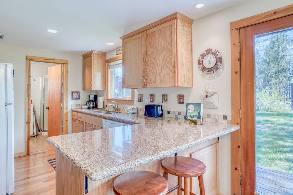 Photo of Kitchen in Oregon Water Wonderland