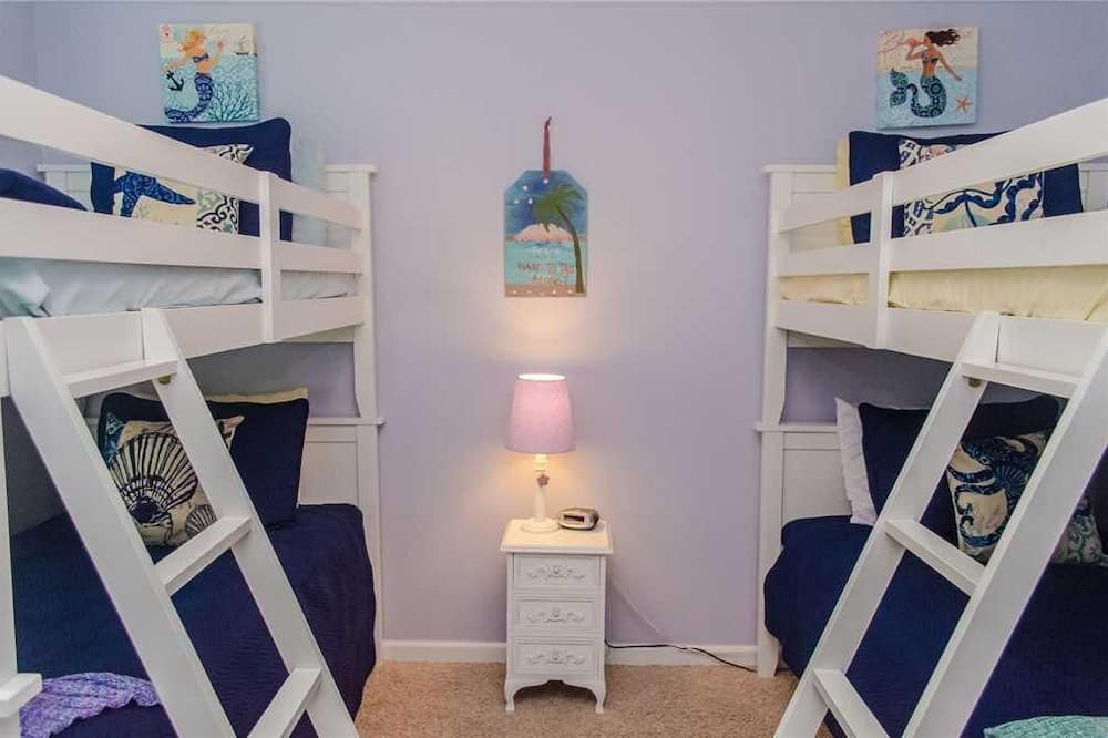 Photo of Bedroom in Lincoln Beach