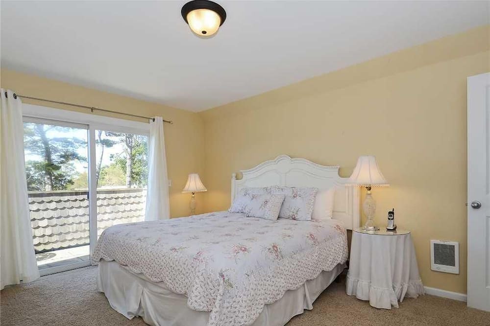 Photo of Bedroom in Lincoln Beach