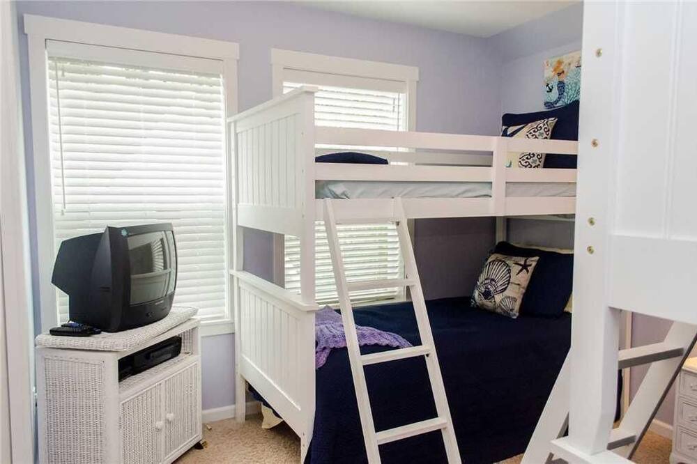 Photo of Bedroom in Lincoln Beach