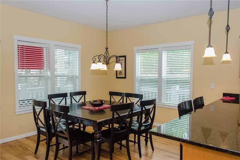 Photo of Kitchen in Lincoln Beach