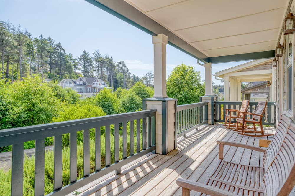 Photo of Patio Balcony in Olivia Beach