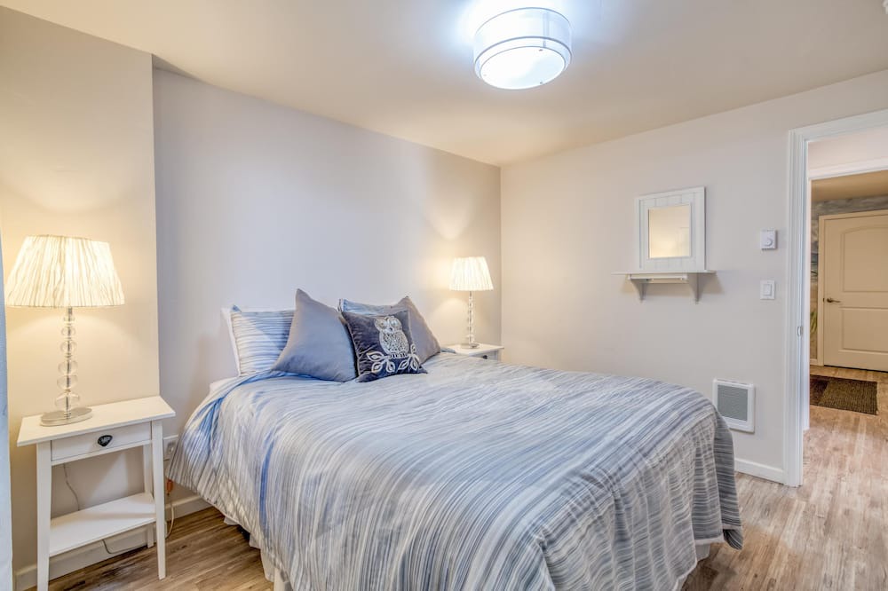Photo of Bedroom in Neahkahnie Beach