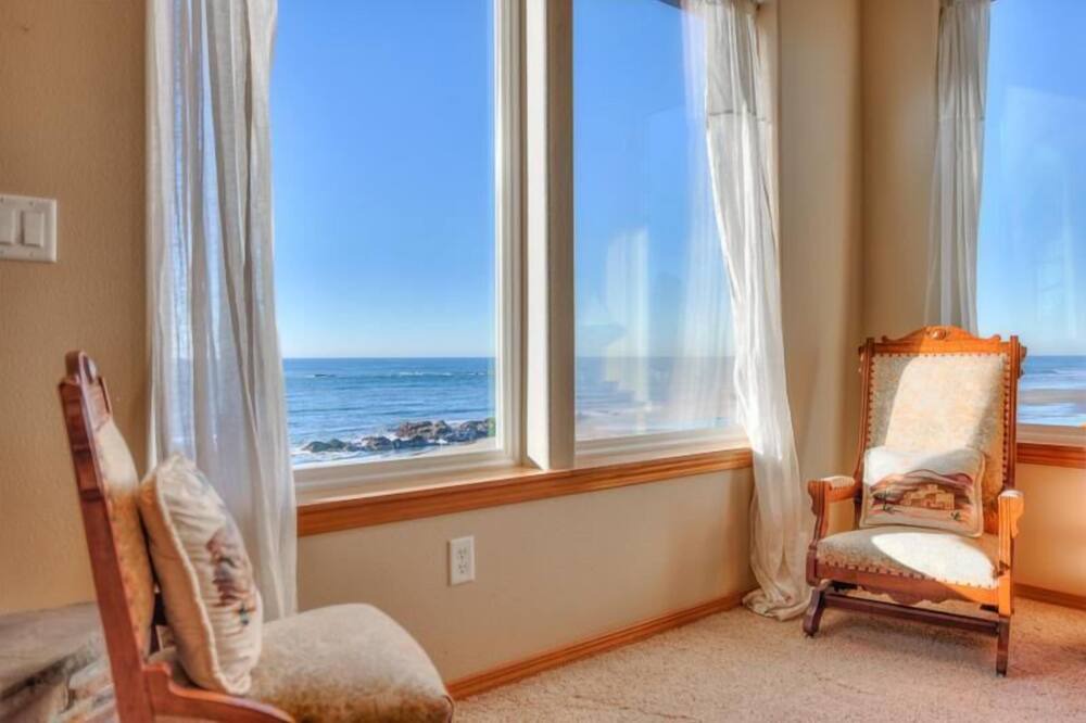 Photo of Bedroom in Seal Rock
