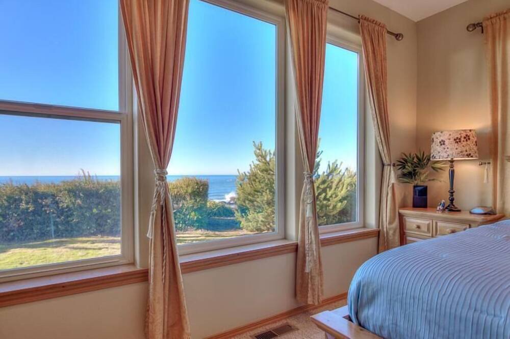 Photo of Bedroom in Seal Rock