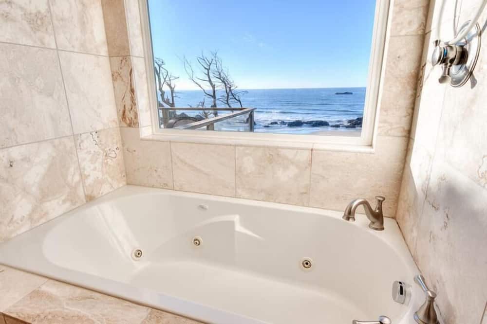 Photo of Bathroom in Seal Rock