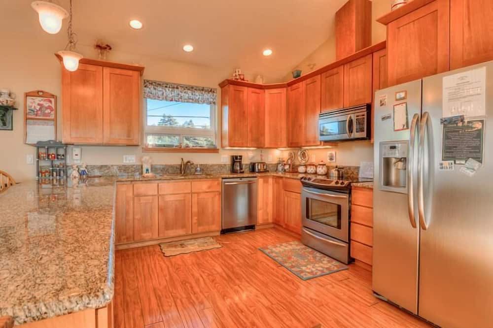 Photo of Kitchen in Seal Rock