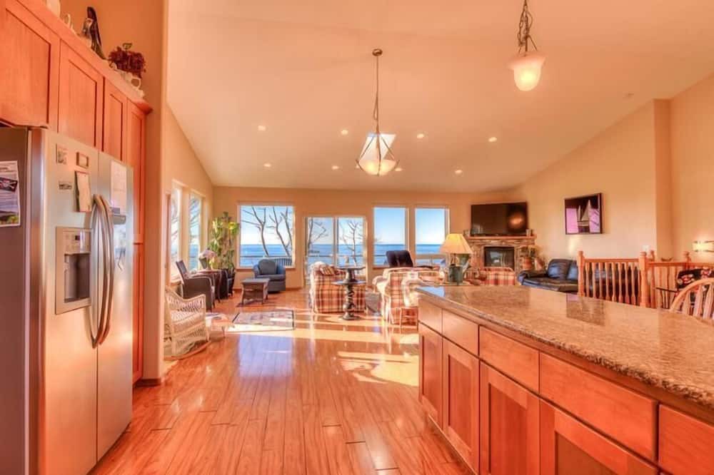 Photo of Kitchen in Seal Rock