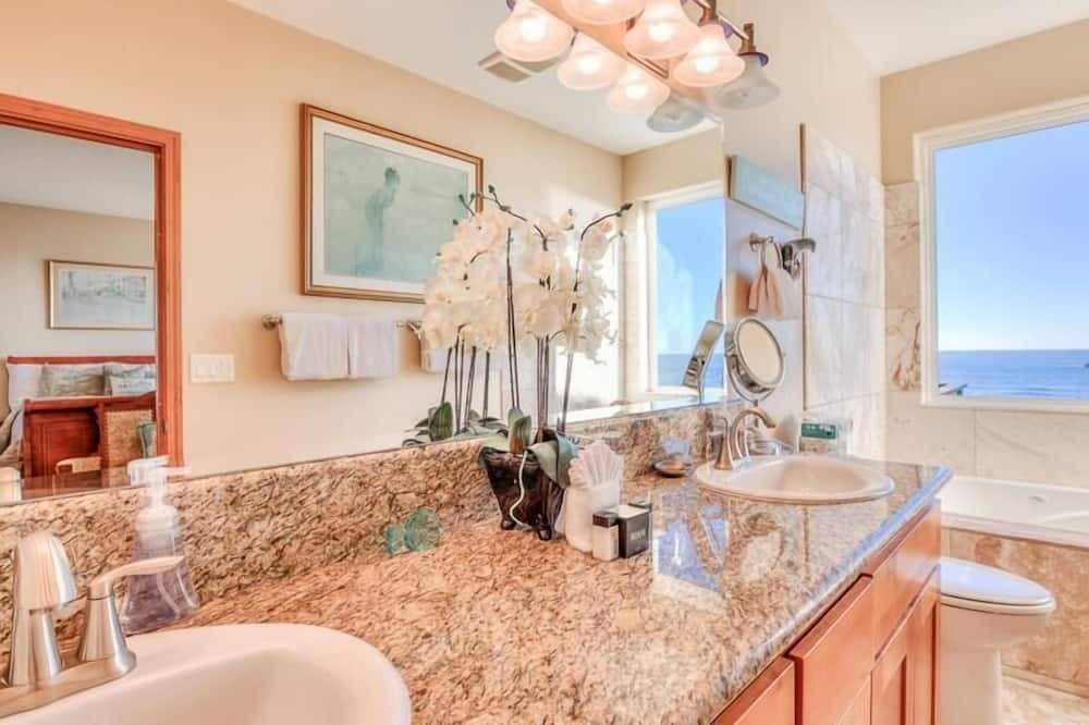 Photo of Bathroom in Seal Rock