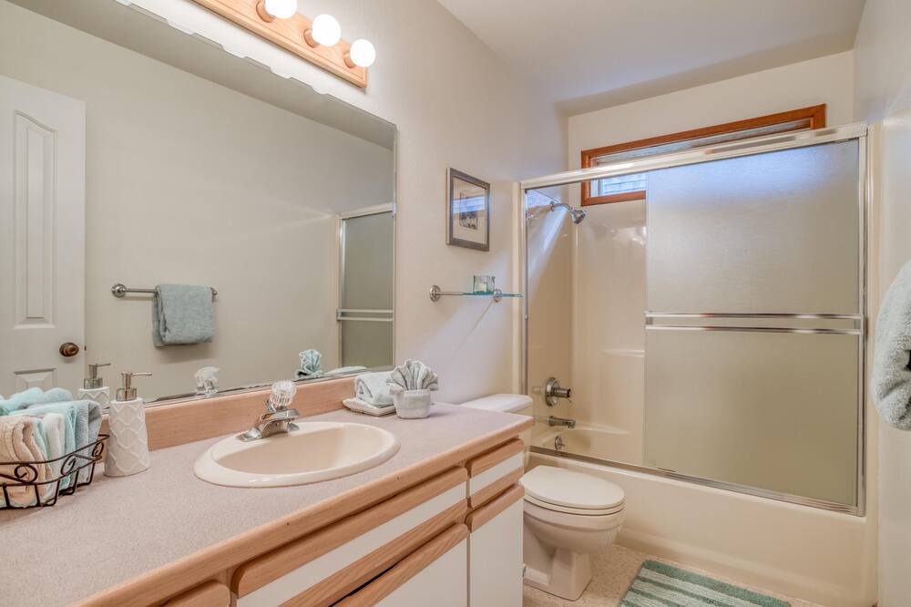 Photo of Bathroom in Manzanita