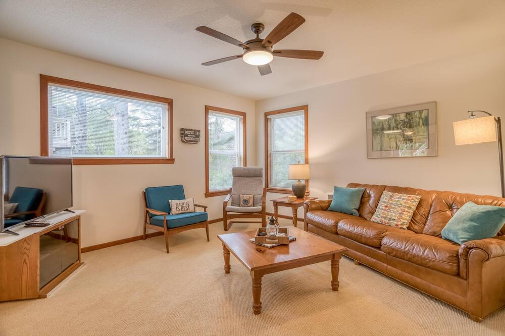 Photo of Livingroom in Manzanita