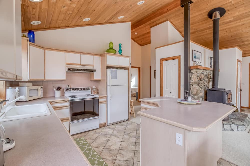 Photo of Kitchen in Manzanita