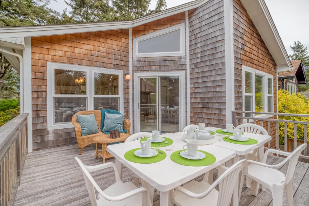 Photo of Patio Balcony in Manzanita