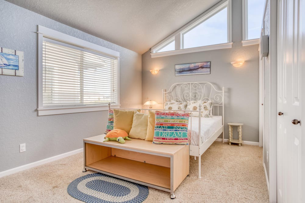 Photo of Bedroom in Bayshore