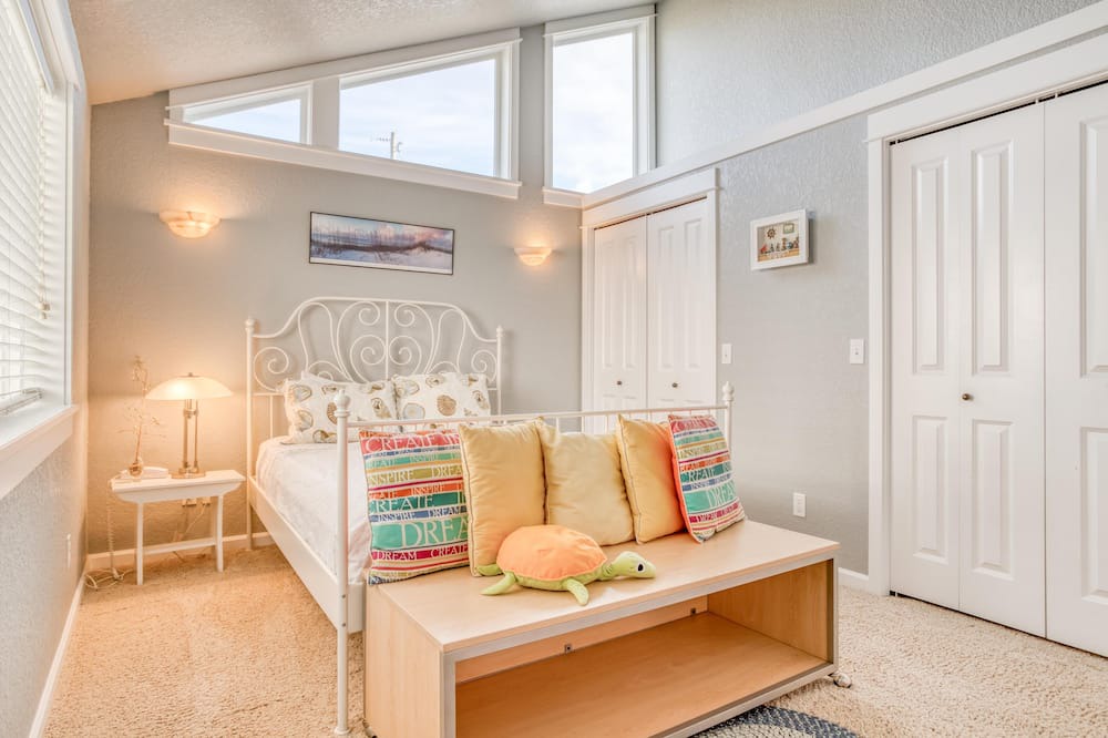 Photo of Bedroom in Bayshore