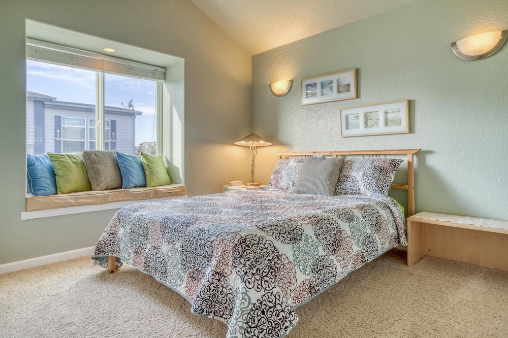 Photo of Bedroom in Bayshore