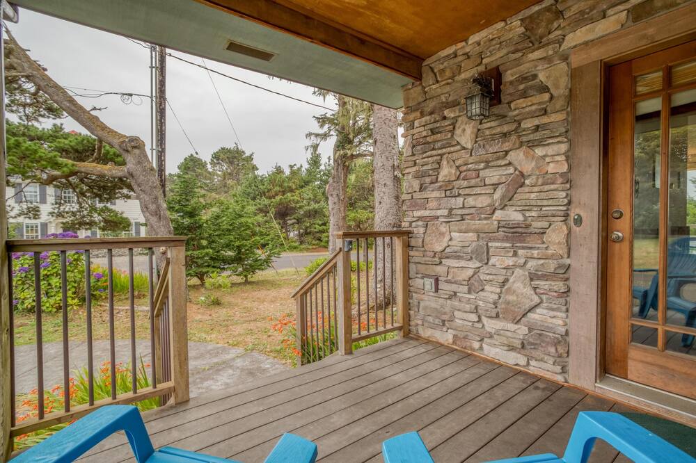 Photo of Patio Balcony in Agate Beach