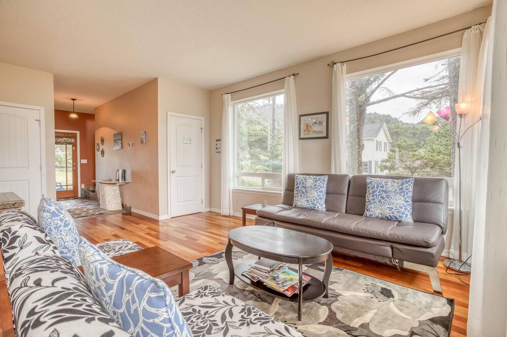 Photo of Livingroom in Agate Beach
