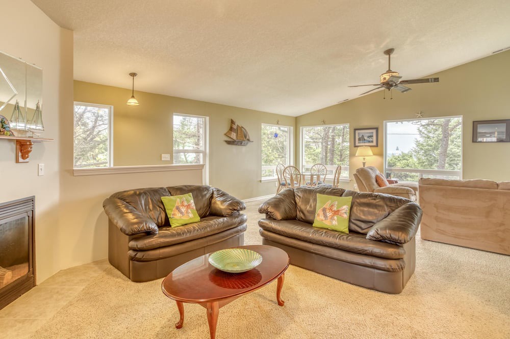 Photo of Livingroom in Agate Beach