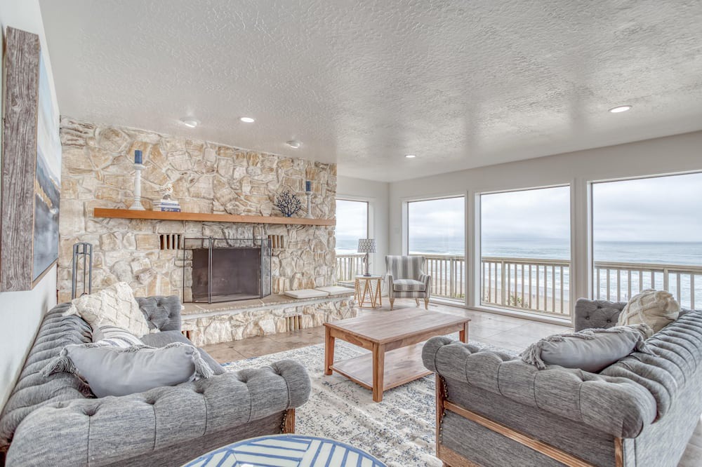 Photo of Livingroom in Lincoln Beach