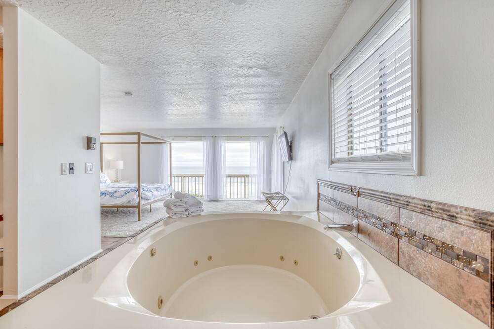 Photo of Bathroom in Lincoln Beach