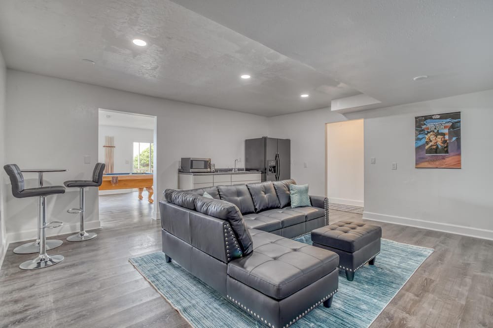 Photo of Livingroom in Lincoln Beach