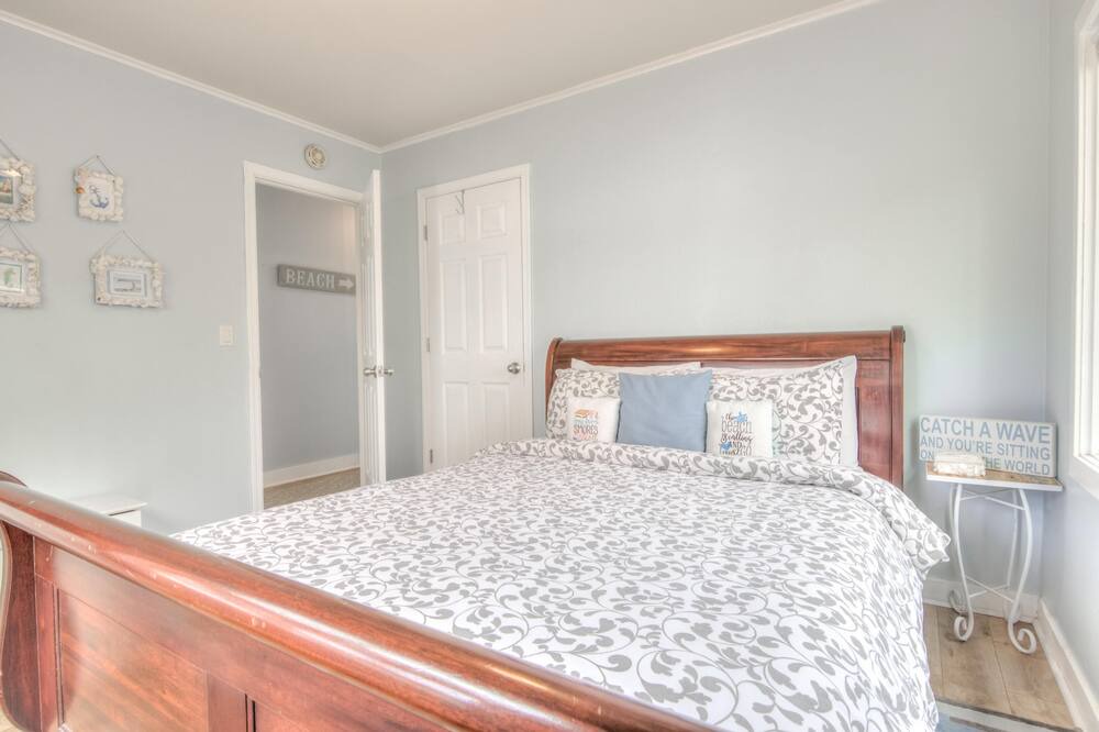 Photo of Bedroom in Roads End