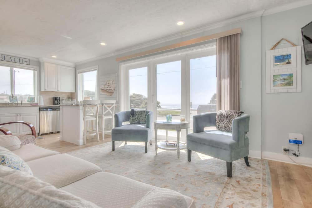 Photo of Livingroom in Roads End