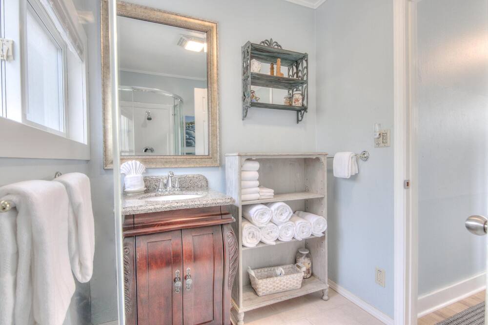 Photo of Bathroom in Roads End