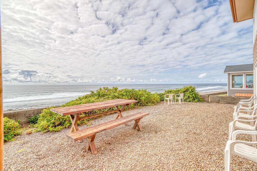 Photo of Patio Balcony in Lincoln City