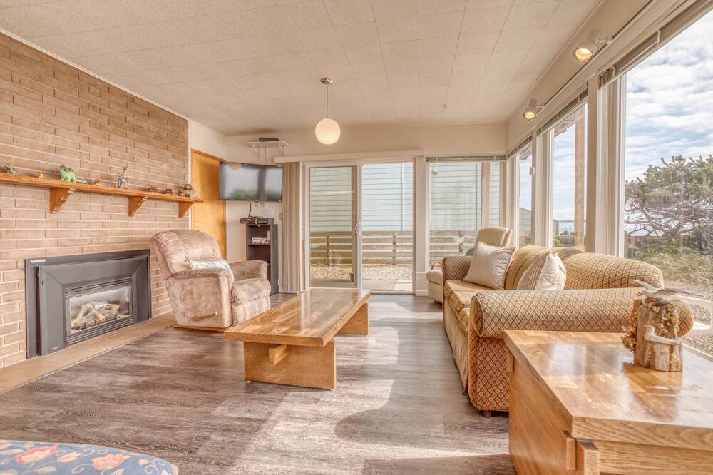 Photo of Livingroom in Lincoln City