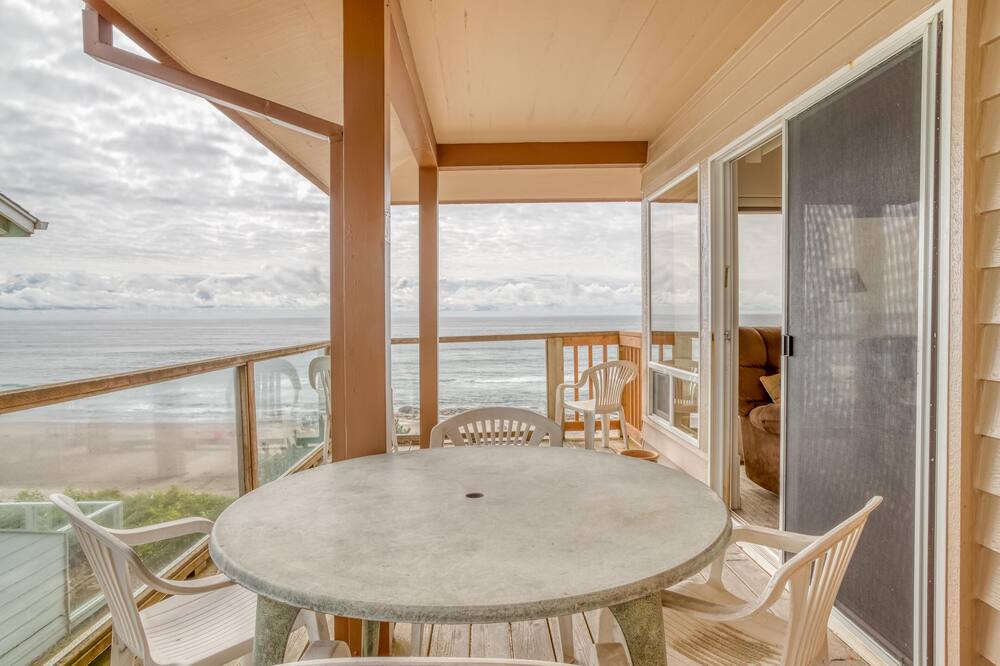 Photo of Patio Balcony in Lincoln City