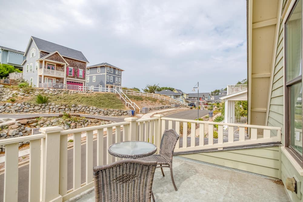 Photo of Patio Balcony in Olivia Beach