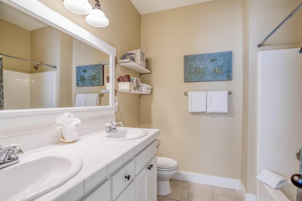 Photo of Bathroom in Olivia Beach