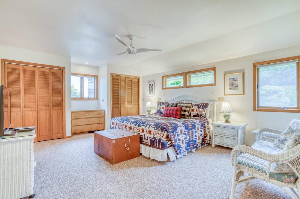 Photo of Bedroom in Seal Rock