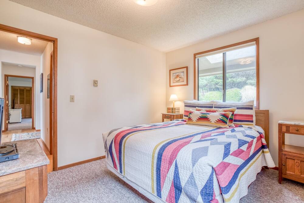 Photo of Bedroom in Seal Rock