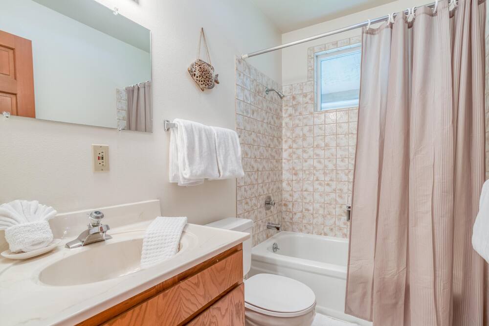 Photo of Bedroom in Seal Rock