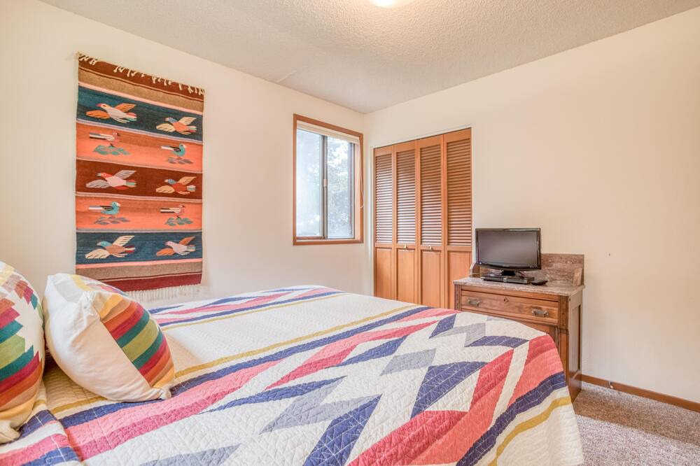Photo of Bedroom in Seal Rock