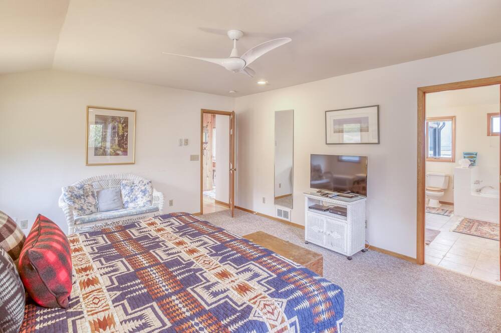 Photo of Bedroom in Seal Rock