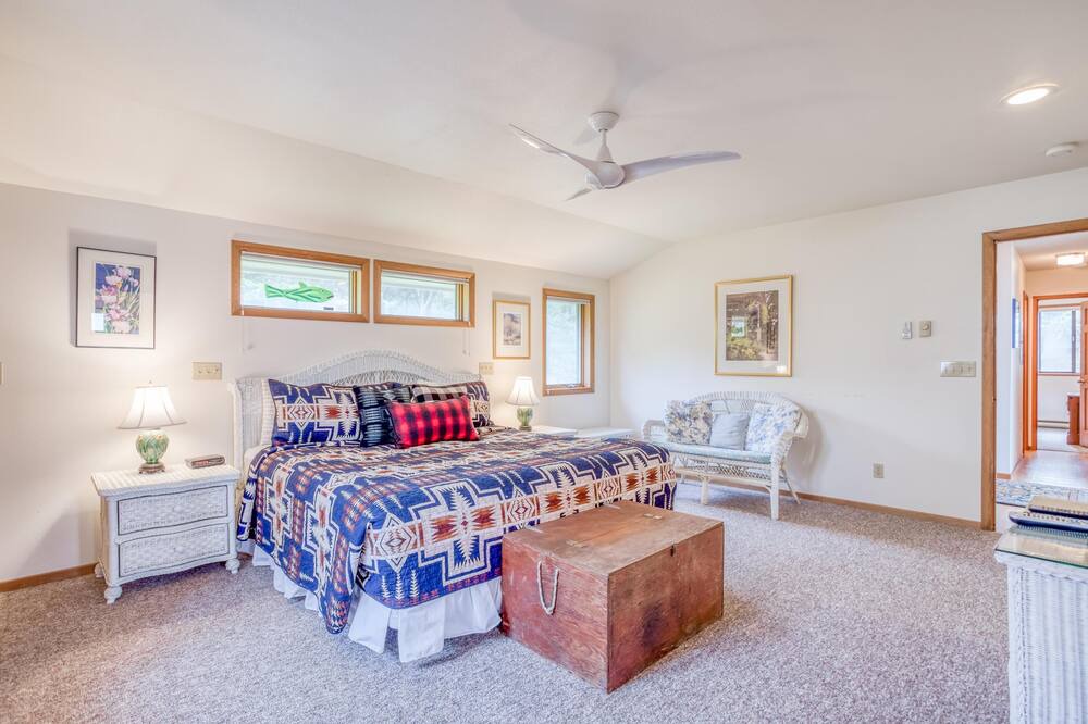 Photo of Bedroom in Seal Rock