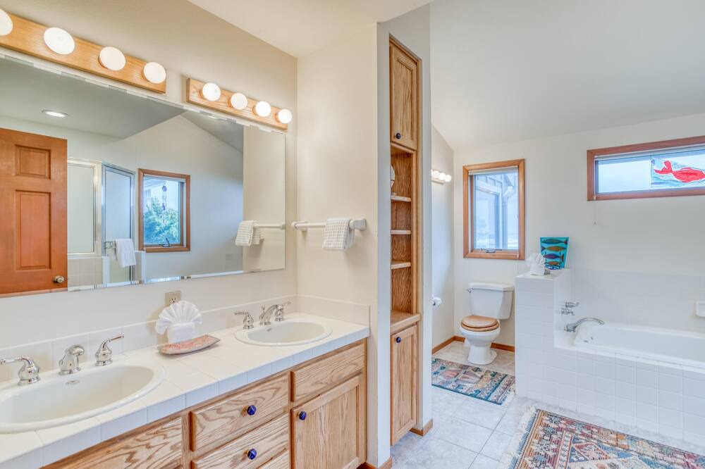 Photo of Bathroom in Seal Rock