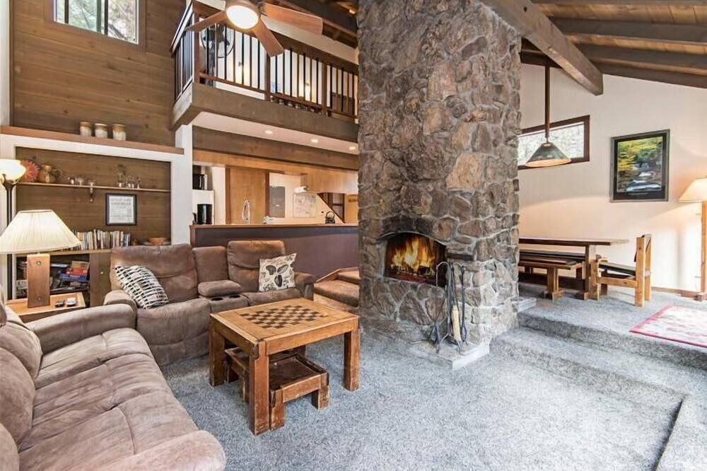 Photo of Livingroom in Overlook Park