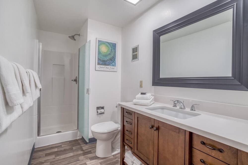 Photo of Bathroom in Overlook Park
