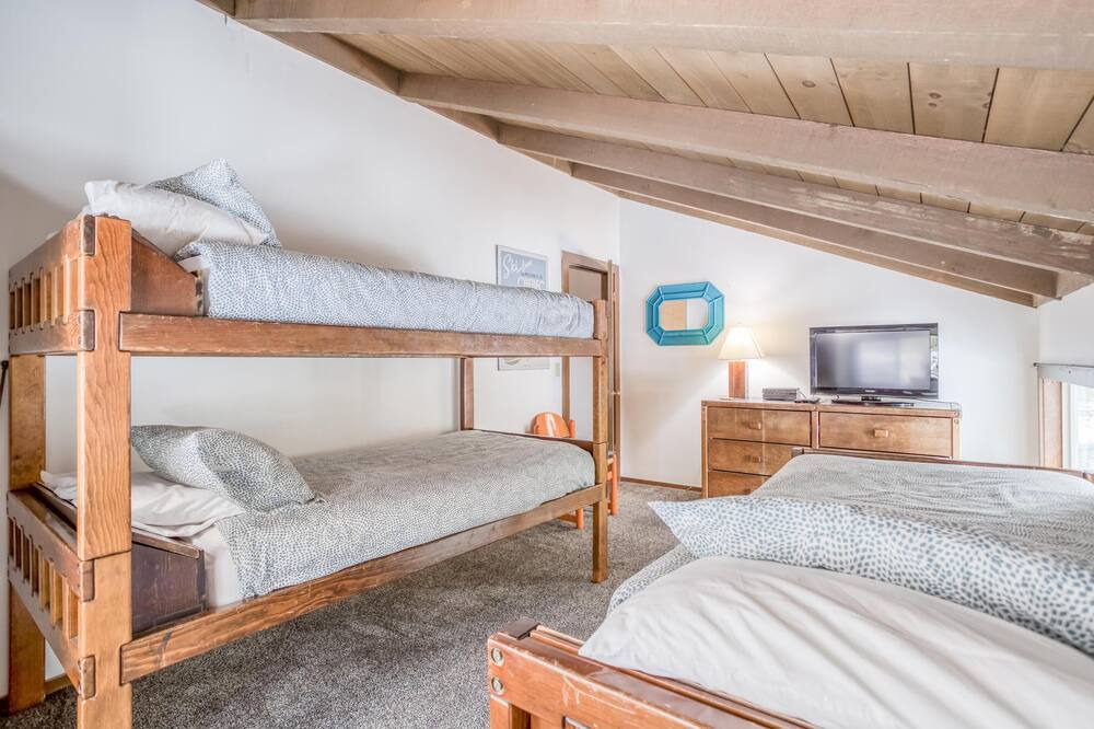 Photo of Bedroom in Overlook Park